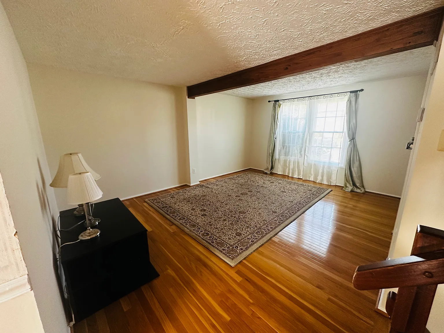 3 bed, 2.5 bath, 1220 sqft, $3,100 — Photo 3