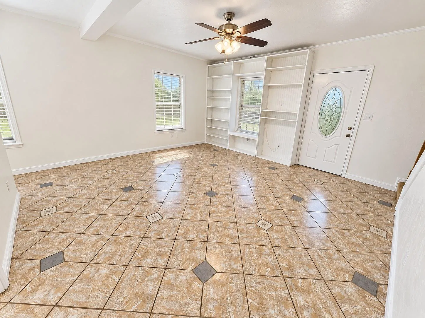 3 bed, 3.0 bath, 1392 sqft, $2,000 — Photo 4