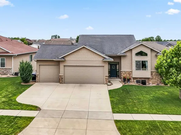 3589 Faulkner Ave, Marion, IA 52302