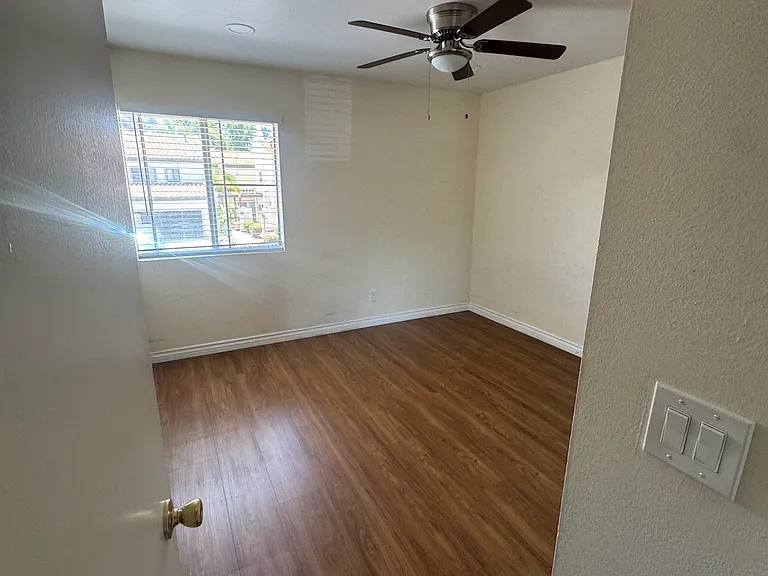 983 Amistad Pl #D — Photo 7