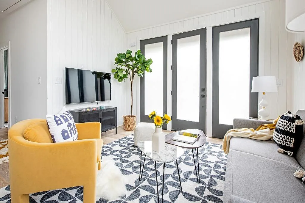 2 bed, 750 sqft, $3,900 — Photo 4
