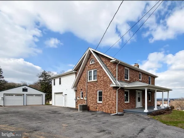 5765 Glatfelters Station Rd, Seven Valleys, PA 17360