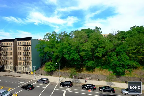 Rented by Bond New York | media 7