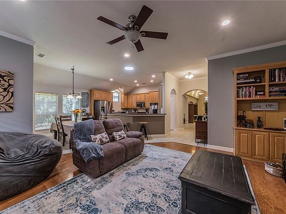 2nd image of 1049 Oak Valley Ct