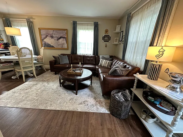 49 E Rosemont Ave — Photo 8