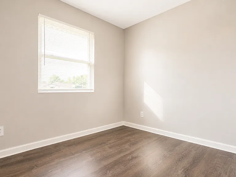 4907 Rosalind Ct — Photo 9