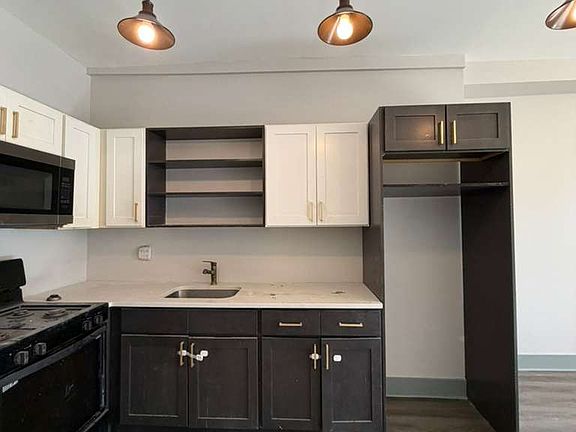 3rd image of 1607 Kennedy Blvd #1