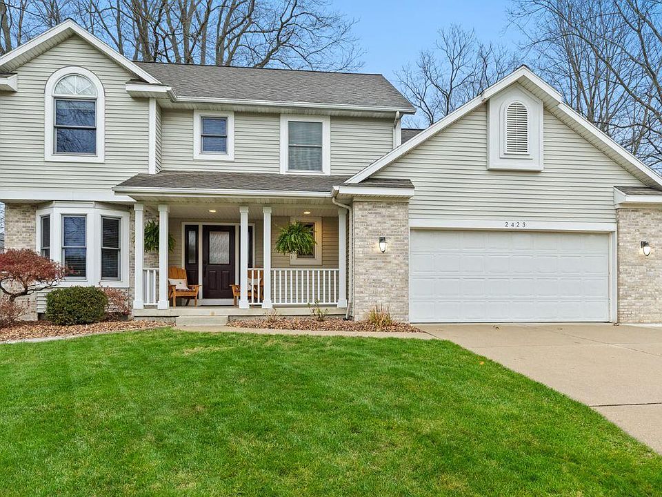 1st image of 2423 Golfbury Dr SW