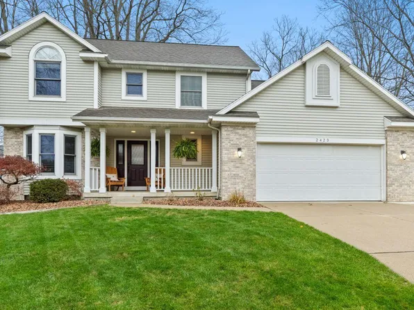 2423 Golfbury Dr SW, Wyoming, MI 49519