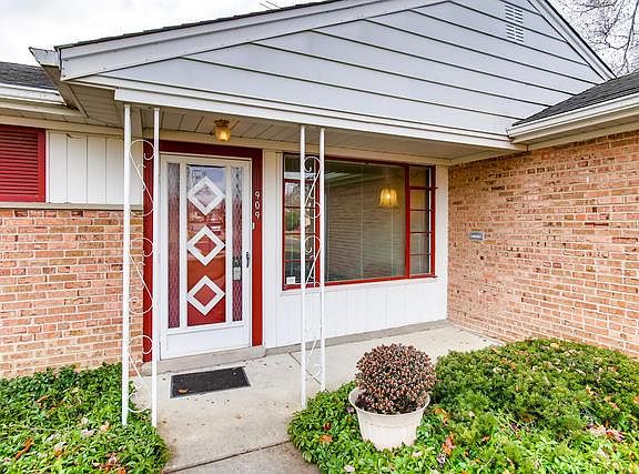 4th image of 909 W Villa Dr