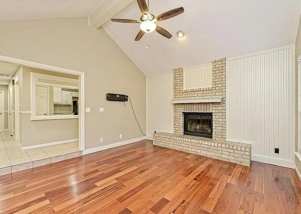 3 bed, 1842 sqft, $2,399 — Photo 3