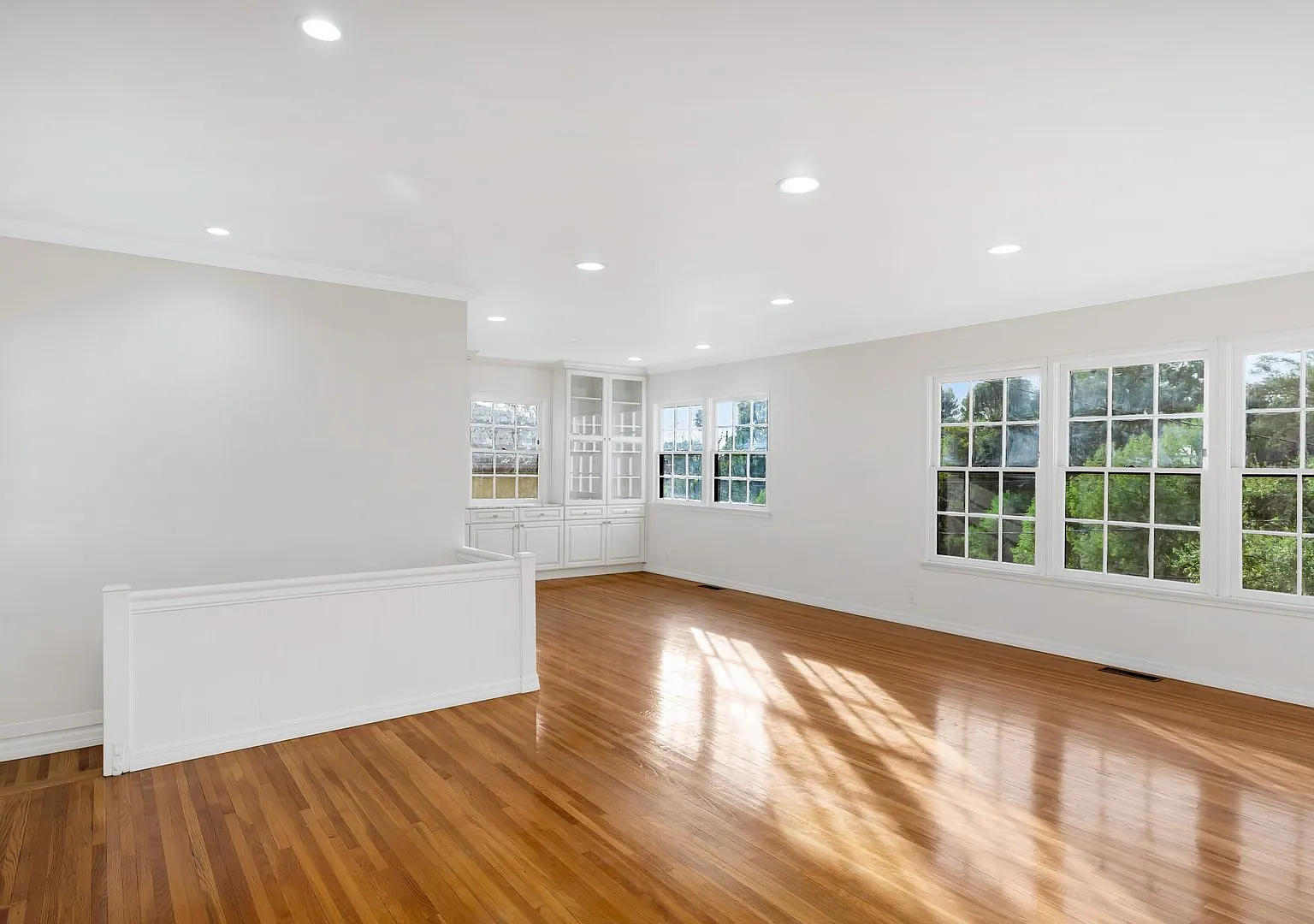 Beautiful Pasadena Hilltop Home — Photo 2