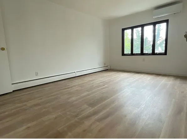 2420 East 14th Street image 5 of 7