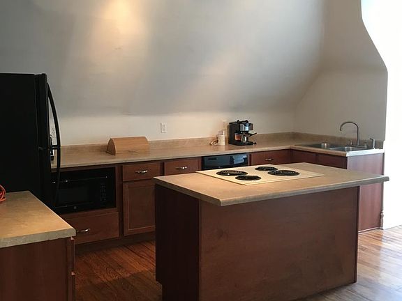 4th image of 4609 Westminster Pl #B