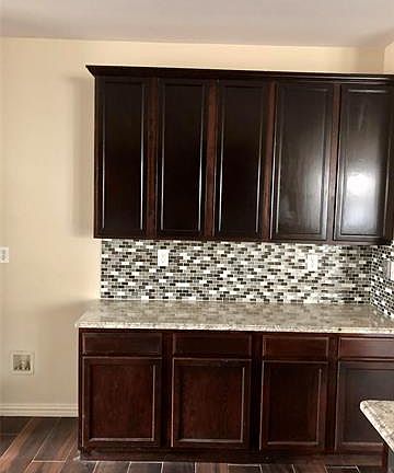 4th image of 9121 Water Oak Dr