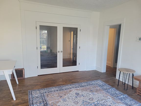 2nd image of 716 W Shiawassee St #1
