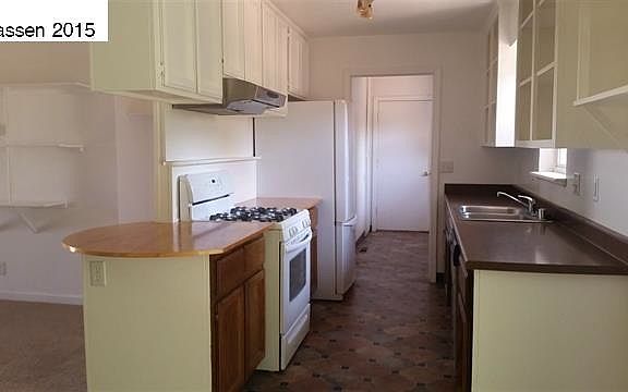 4th image of 460-065 Ponderosa Blvd
