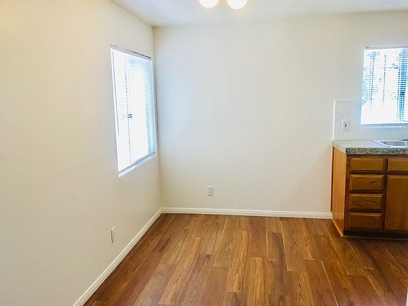 4th image of 622 W Maple St APT A