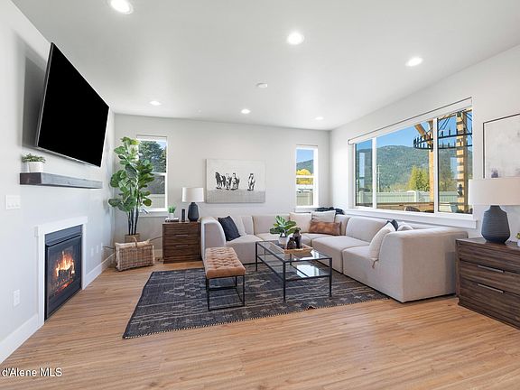 5th image of 641 University Park Way