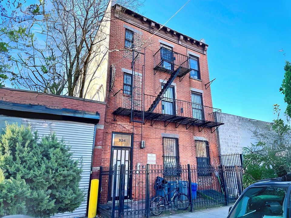 1st image of 924 Dean St #2L