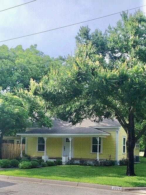 1st image of 1014 W Bridge St