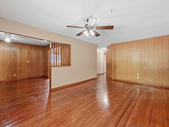 4th image of 2822 S Santa Fe St