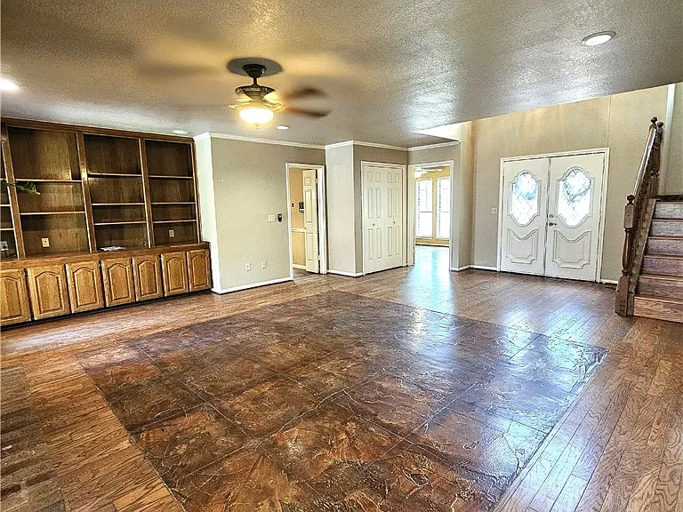 7402 Bourget Dr — Photo 3