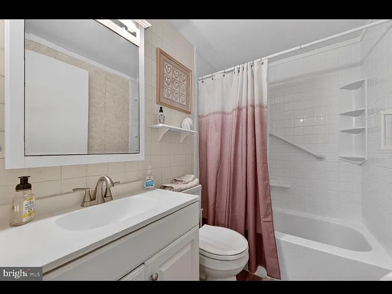 1245 Wilshire Dr — Photo 17