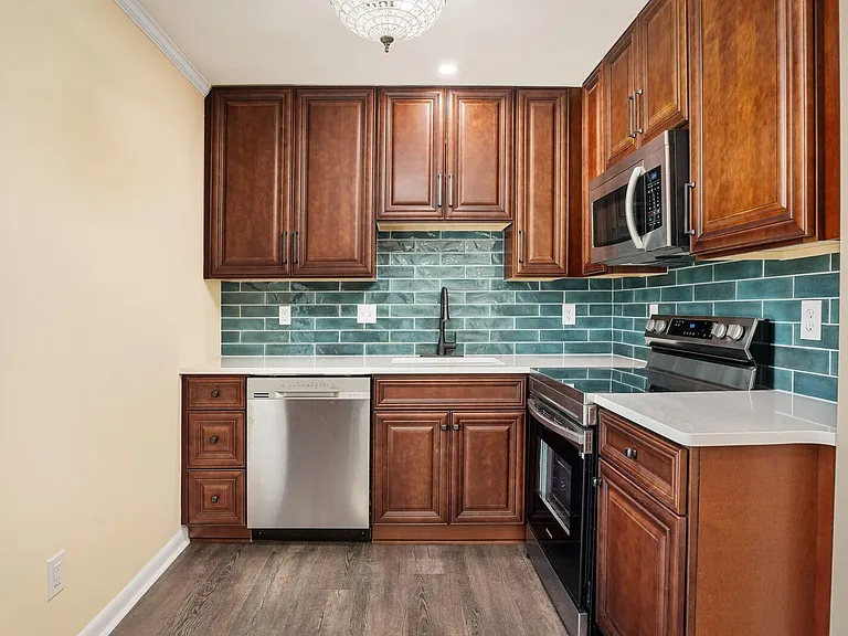 2112B Sanborn Dr — Photo 10