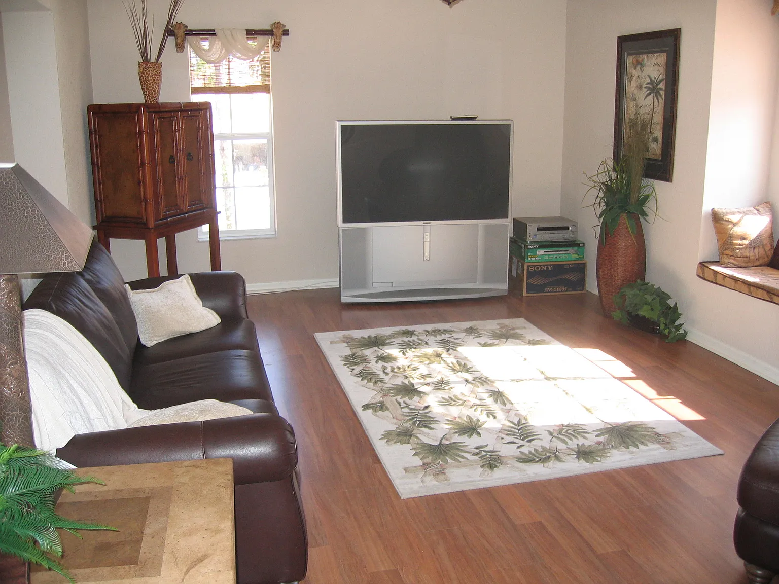 2 bed, 2.5 bath, 2045 sqft, $3,200 — Photo 2