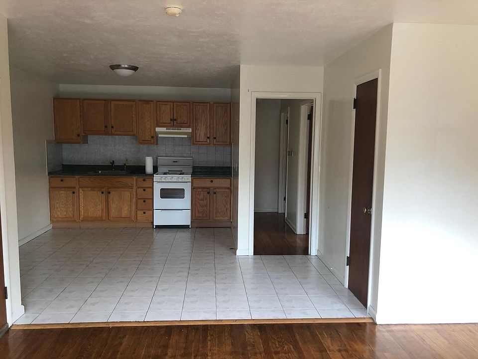 2nd image of 561 Cleveland Ave APT 1R