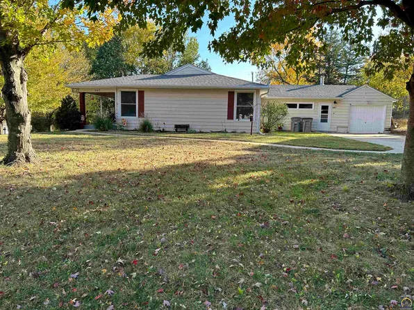 947 Oxford Dr, Emporia, KS 66801