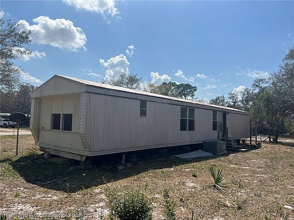 2nd image of 3319 N Horseshoe Dr