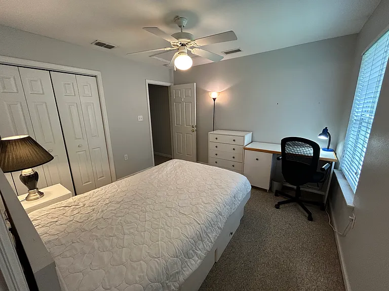 2738 W Tharpe St #402 — Photo 2