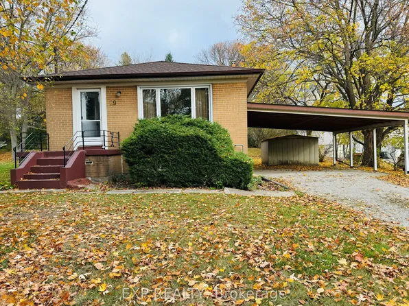 29 Bayview Pkwy, Newmarket, ON L3Y 3W2