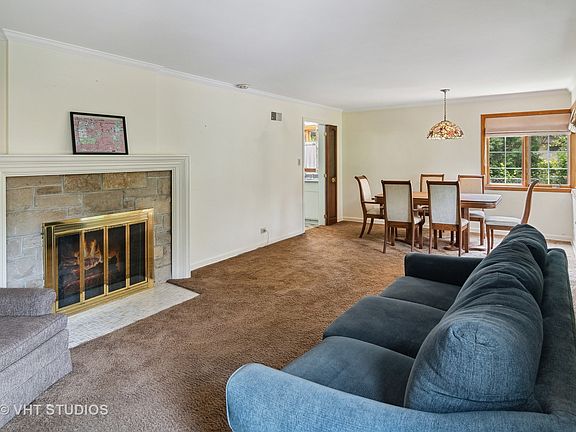 3rd image of 1512 Robinhood Ln