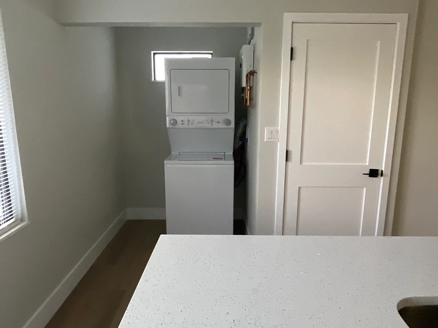 2827 Washington St — Photo 4