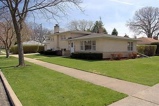 3rd image of 4453 Keeney St