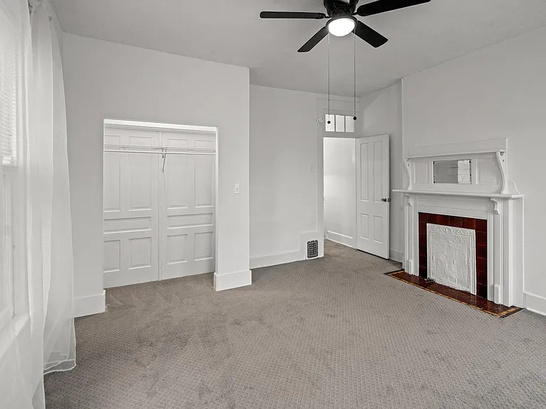 1019 York St — Photo 7