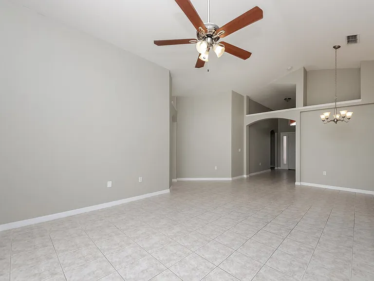 4616 Falcon Ave — Photo 3