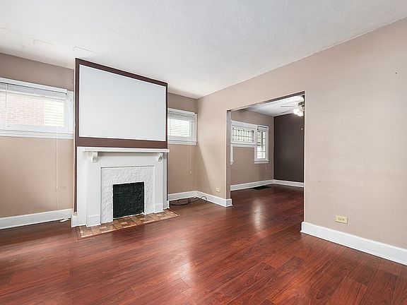 3rd image of 17458 Woodford Ave