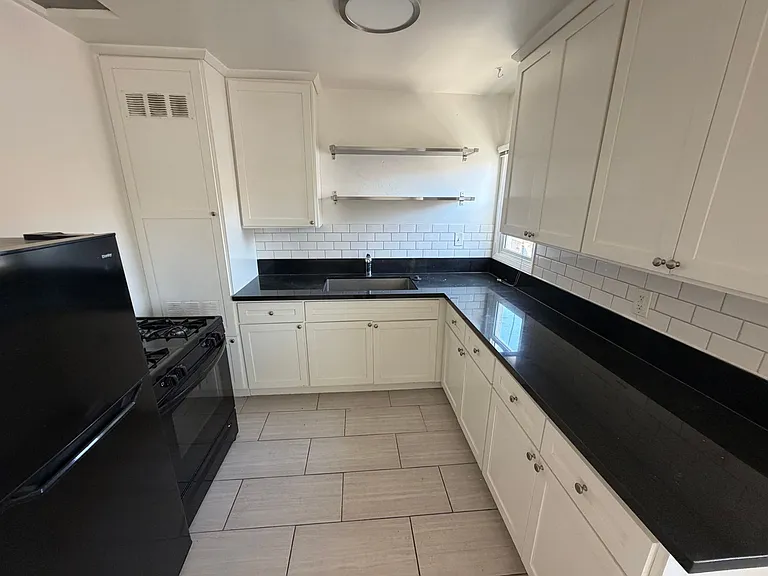 w4061 — Photo 10