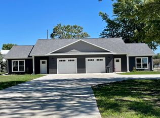 952 1st Ave #2, Edgerton, MN 56128