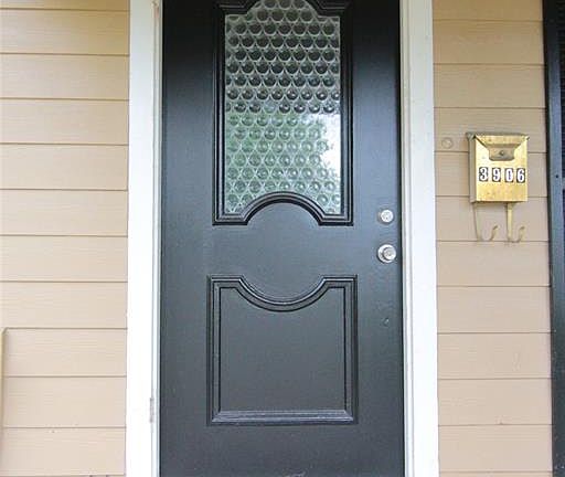 2nd image of 3906 Beechwood Ln