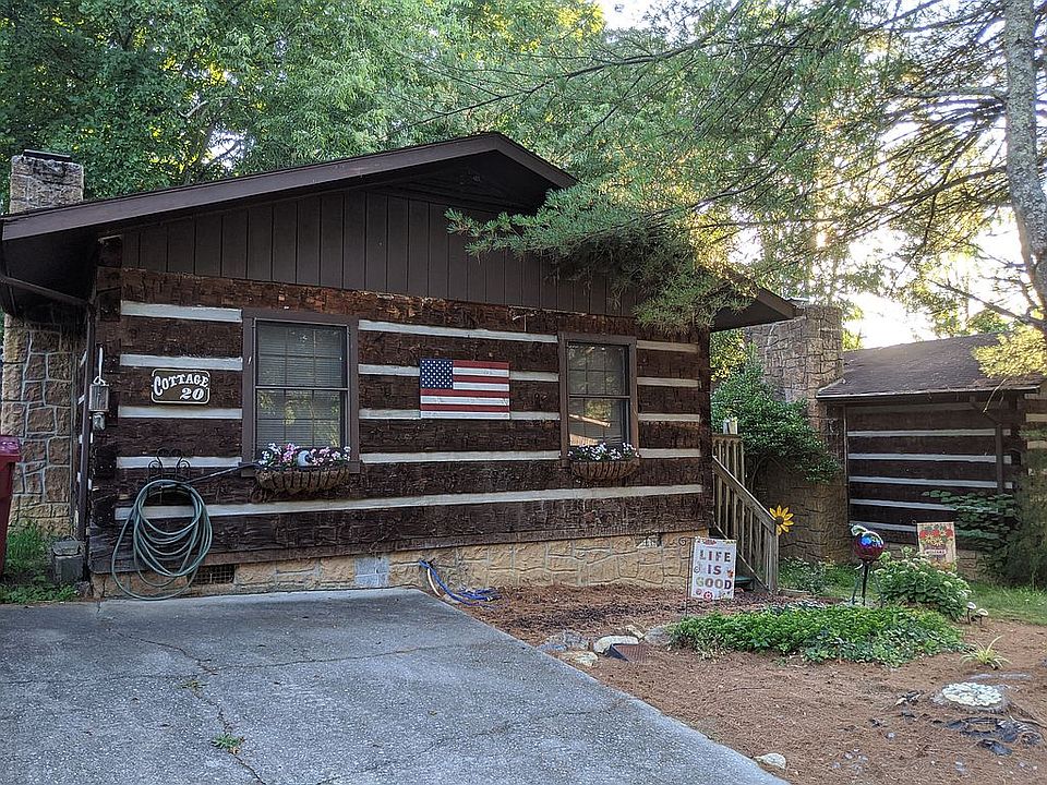 2nd image of 2822 Walnut St W #20