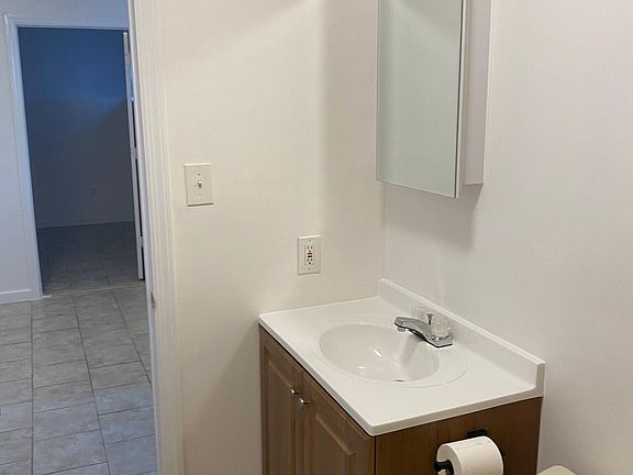 3rd image of 41 Titus Ave