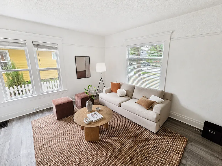 1818 W Washington St — Photo 2