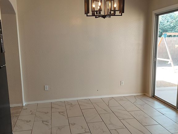5th image of 11922 N Olive St