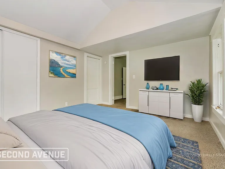 7945 Euclid Ave — Photo 12