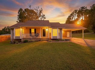 190 Skyridge Dr, Anniston, AL 36207